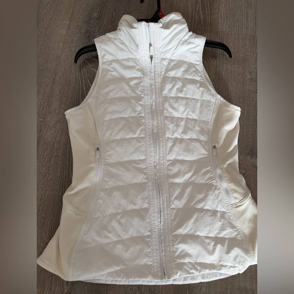 Lululemon Another Mile Vest. White Quilted Zip-Front. Sz 10